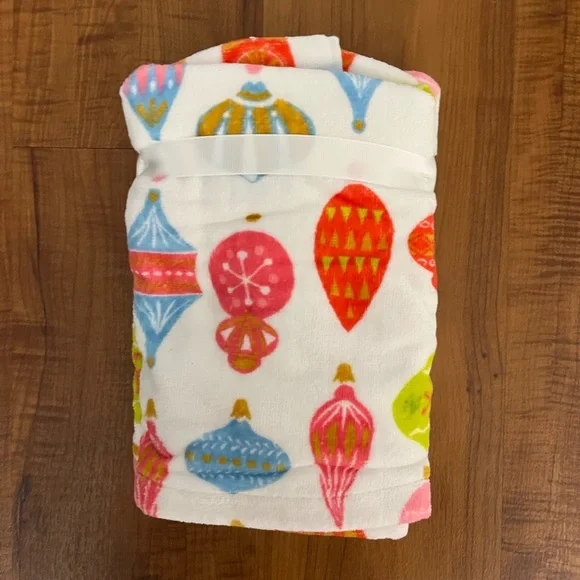 Scout Multicolor Ornament Two Piece Hand Towel Set - Picture 3 of 3